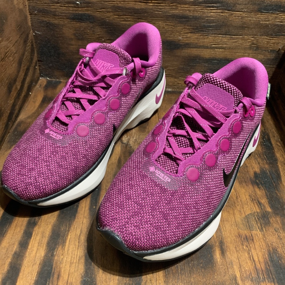 Nike Motiva Gore-Tex Women's Size 7.5 Purple Running Athletic Shoes HM0355 601 - Picture 2 of 8